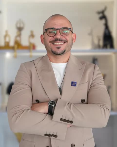 Carlos A. Bernal Suarez, Senior Property Consultant