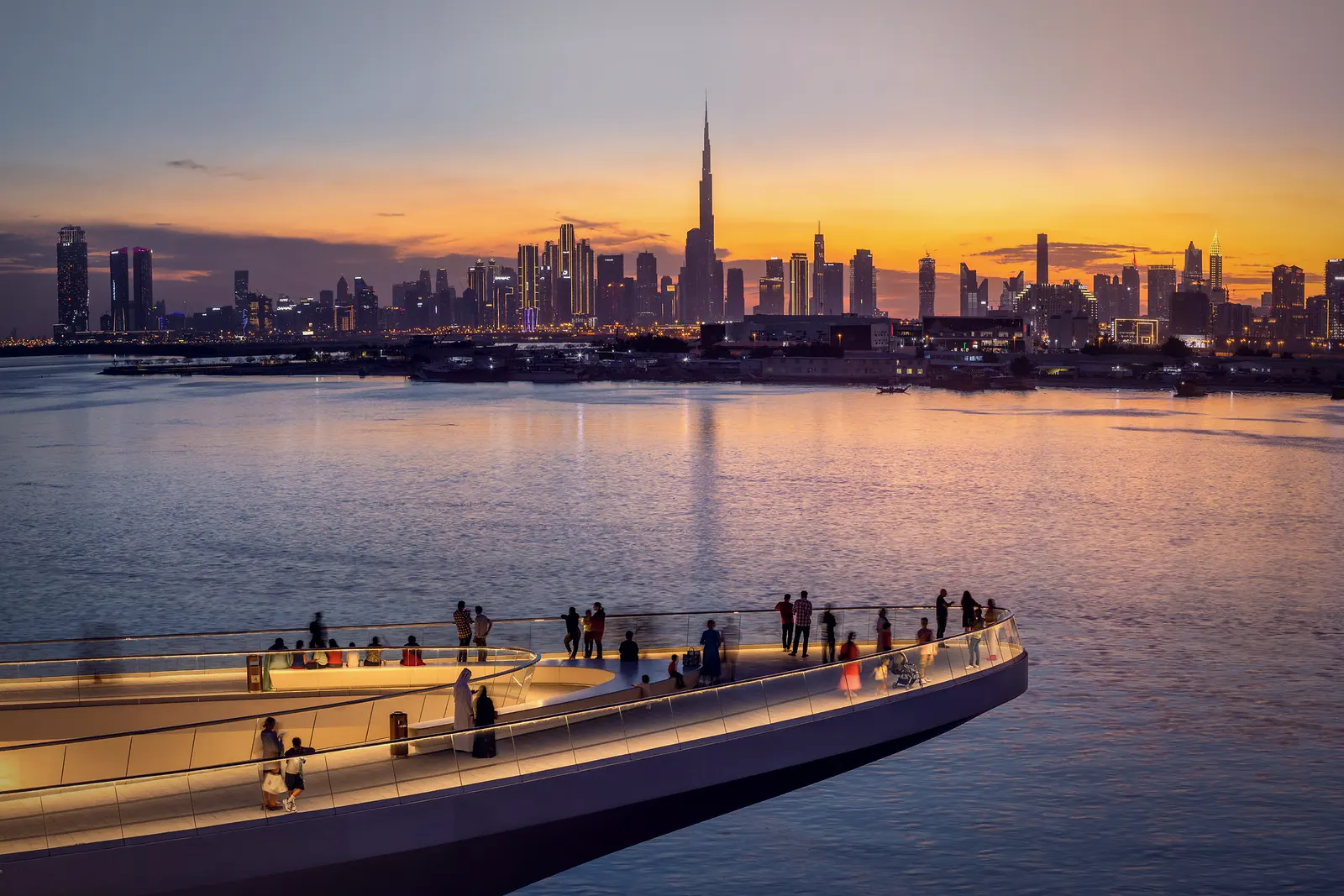 Valia at Dubai Creek Harbour by Emaar, render of the promenade at sunset
